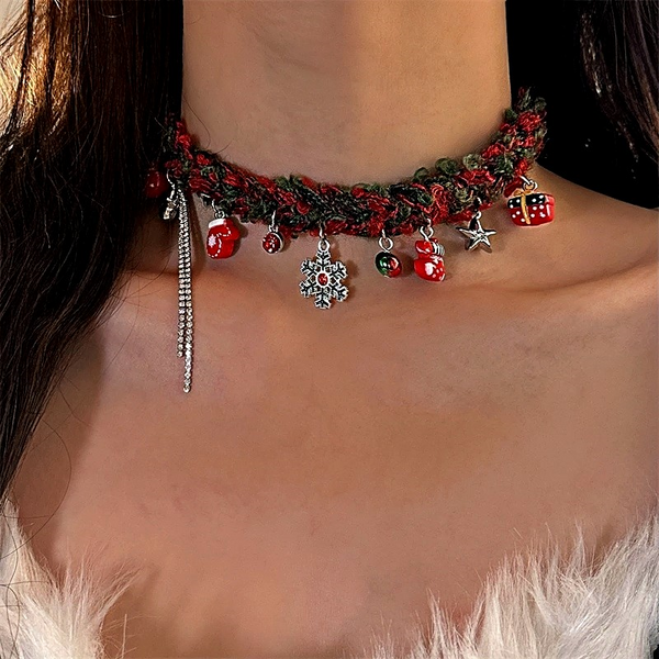 Christmas Color Matching Plush Snowflake Choker