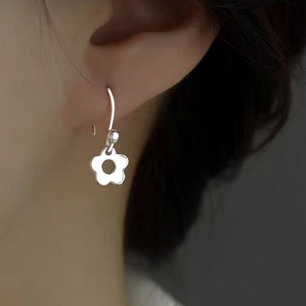 Sterling Silver Elegant Flower Earrings